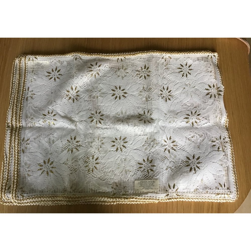 Vintage White/Gold Sparkle Napkins 15” x 20” set of 4 NEW